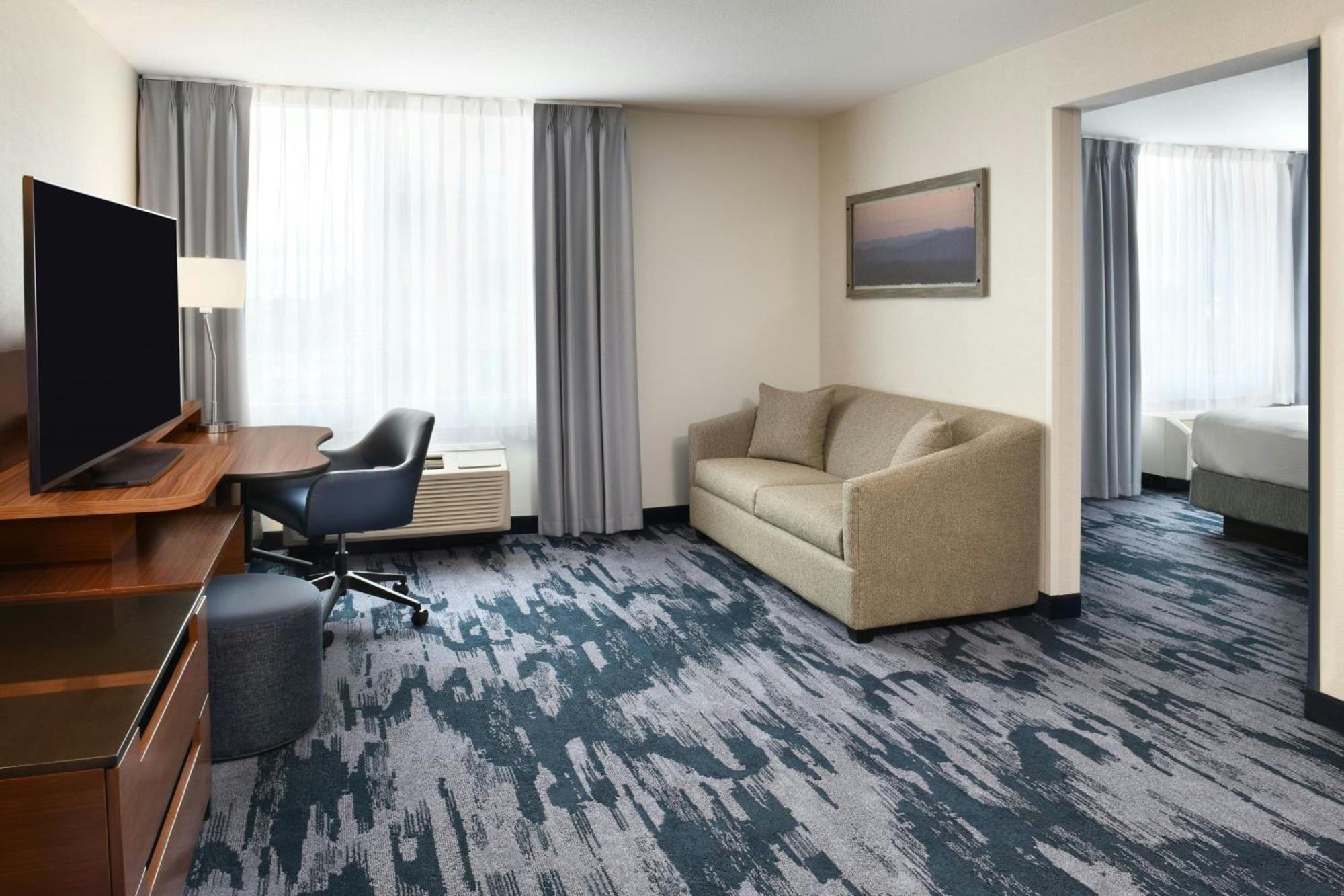 Fairfield & By Marriott Downtown Hotel