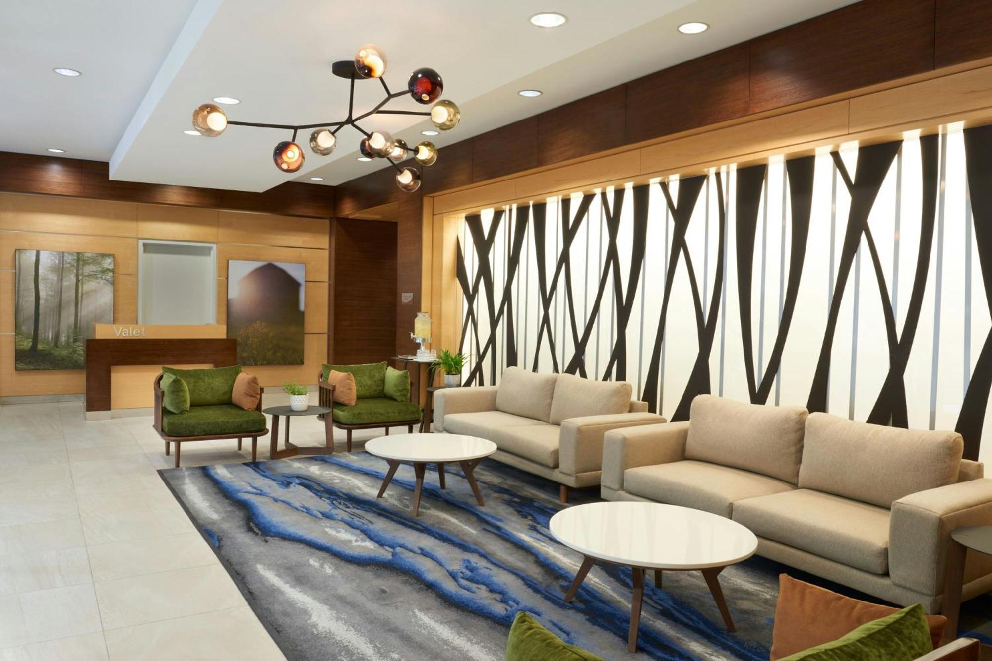 Fairfield & By Marriott Downtown Hotel Calgary